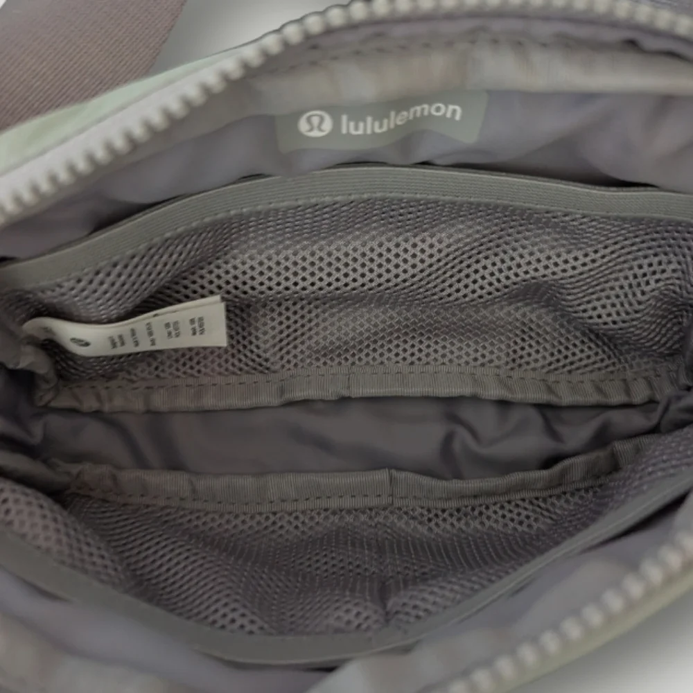 Lululemon Everywhere Belt Bag 1L - Picture 6 of 8